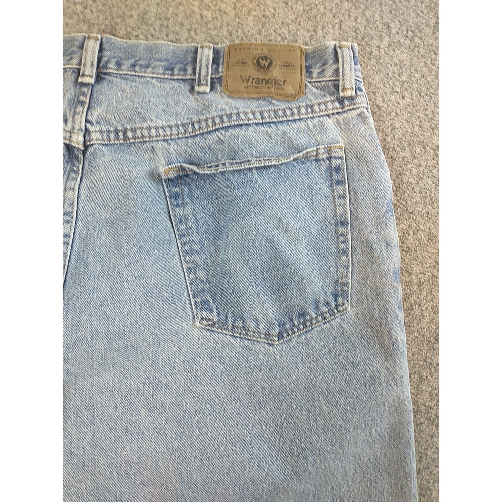 Wrangler 97601VR Mens Light Wash Straight Leg Denim Jeans 36x29 Distressed Blue - Picture 16 of 16